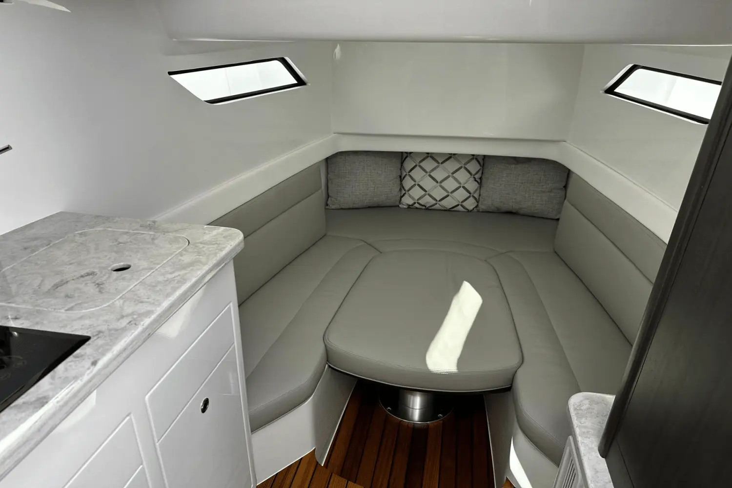 Thumbnail von Intrepid 41 Panacea