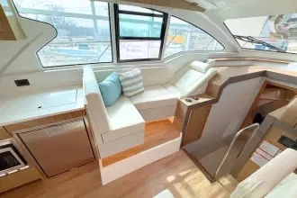 Thumbnail von Cruisers Yachts 42 Cantius