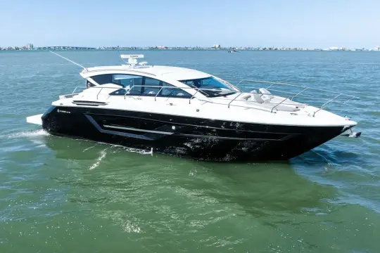 Cruisers Yachts 46 Cantius