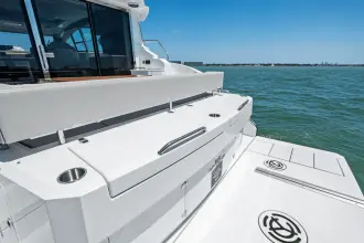 Thumbnail von Cruisers Yachts 46 Cantius
