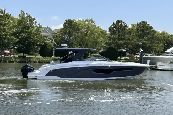 Cruisers Yachts 34 GLS OB