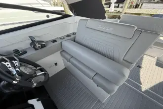 Thumbnail von Cruisers Yachts 34 GLS OB