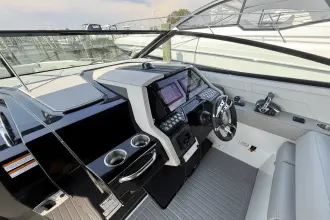 Thumbnail von Cruisers Yachts 34 GLS OB