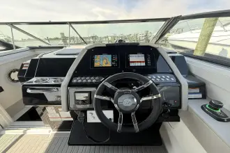 Thumbnail von Cruisers Yachts 34 GLS OB