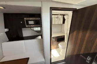 Thumbnail von Cruisers Yachts 34 GLS OB