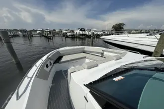 Thumbnail von Cruisers Yachts 34 GLS OB