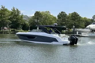 Thumbnail von Cruisers Yachts 34 GLS OB