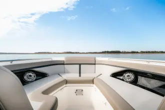 Thumbnail von Boston Whaler 330 Vantage