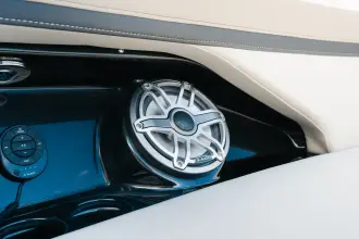 Thumbnail von Boston Whaler 330 Vantage