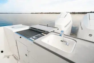 Thumbnail von Boston Whaler 330 Vantage