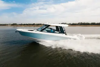 Thumbnail von Boston Whaler 330 Vantage