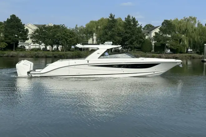 Sea Ray SLX 400 Outboard