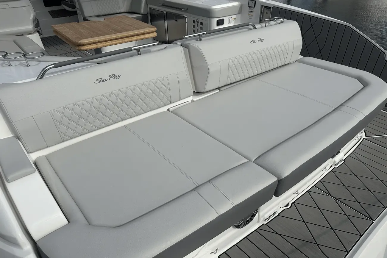 Thumbnail von Sea Ray SLX 400 Outboard