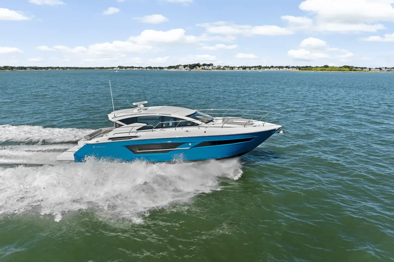Cruisers Yachts 46 Cantius