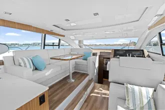 Thumbnail von Cruisers Yachts 46 Cantius