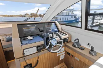Thumbnail von Cruisers Yachts 46 Cantius