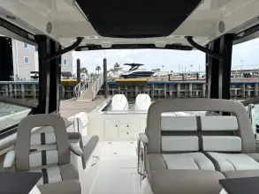 Thumbnail von Boston Whaler 330 Vantage