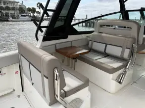 Thumbnail von Boston Whaler 330 Vantage
