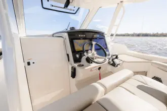 Thumbnail von Boston Whaler 350 Realm