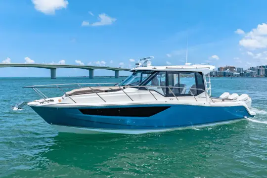 Boston Whaler 360 Outrage