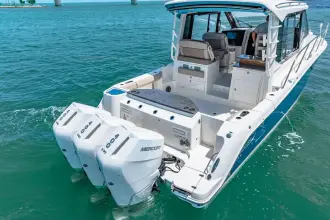 Thumbnail von Boston Whaler 360 Outrage