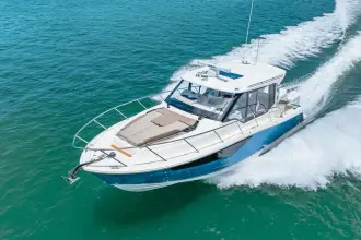Thumbnail von Boston Whaler 360 Outrage