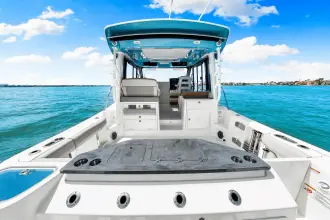 Thumbnail von Boston Whaler 360 Outrage