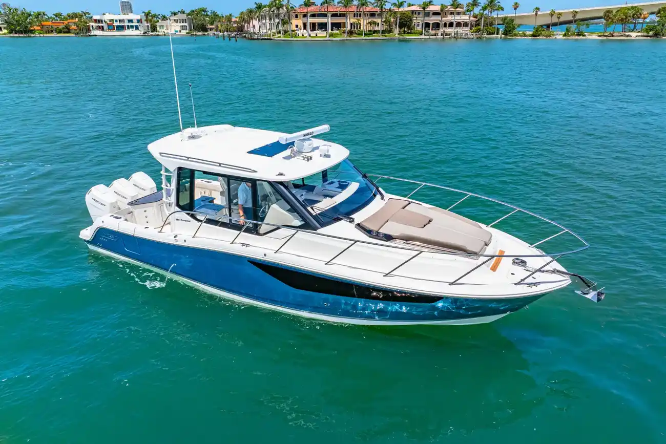 Thumbnail von Boston Whaler 360 Outrage