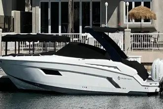Thumbnail von Cruisers Yachts 338 OB
