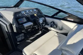 Thumbnail von Cruisers Yachts 338 OB