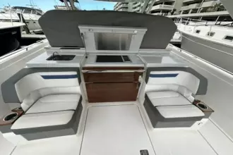 Thumbnail von Tiara Yachts 38 LS