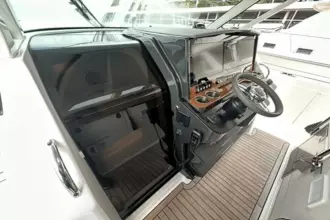 Thumbnail von Tiara Yachts 38 LS