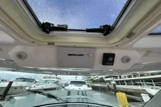 Thumbnail von Tiara Yachts 38 LS