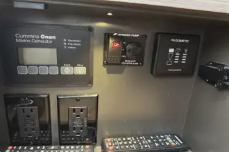 Thumbnail von Tiara Yachts 38 LS