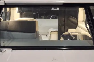 Thumbnail von Regal Commodore 360