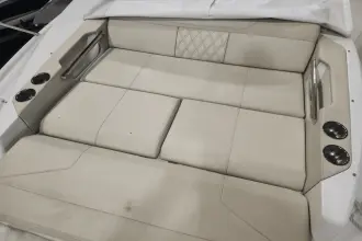 Thumbnail von Regal Commodore 360