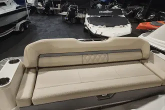 Thumbnail von Regal Commodore 360