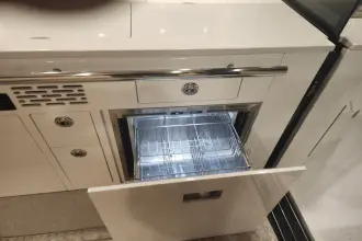 Thumbnail von Regal Commodore 360