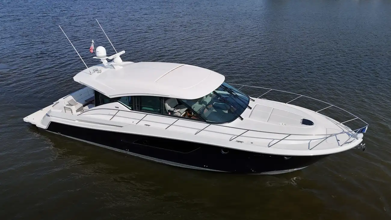 Thumbnail von Tiara Yachts 53 Coupe