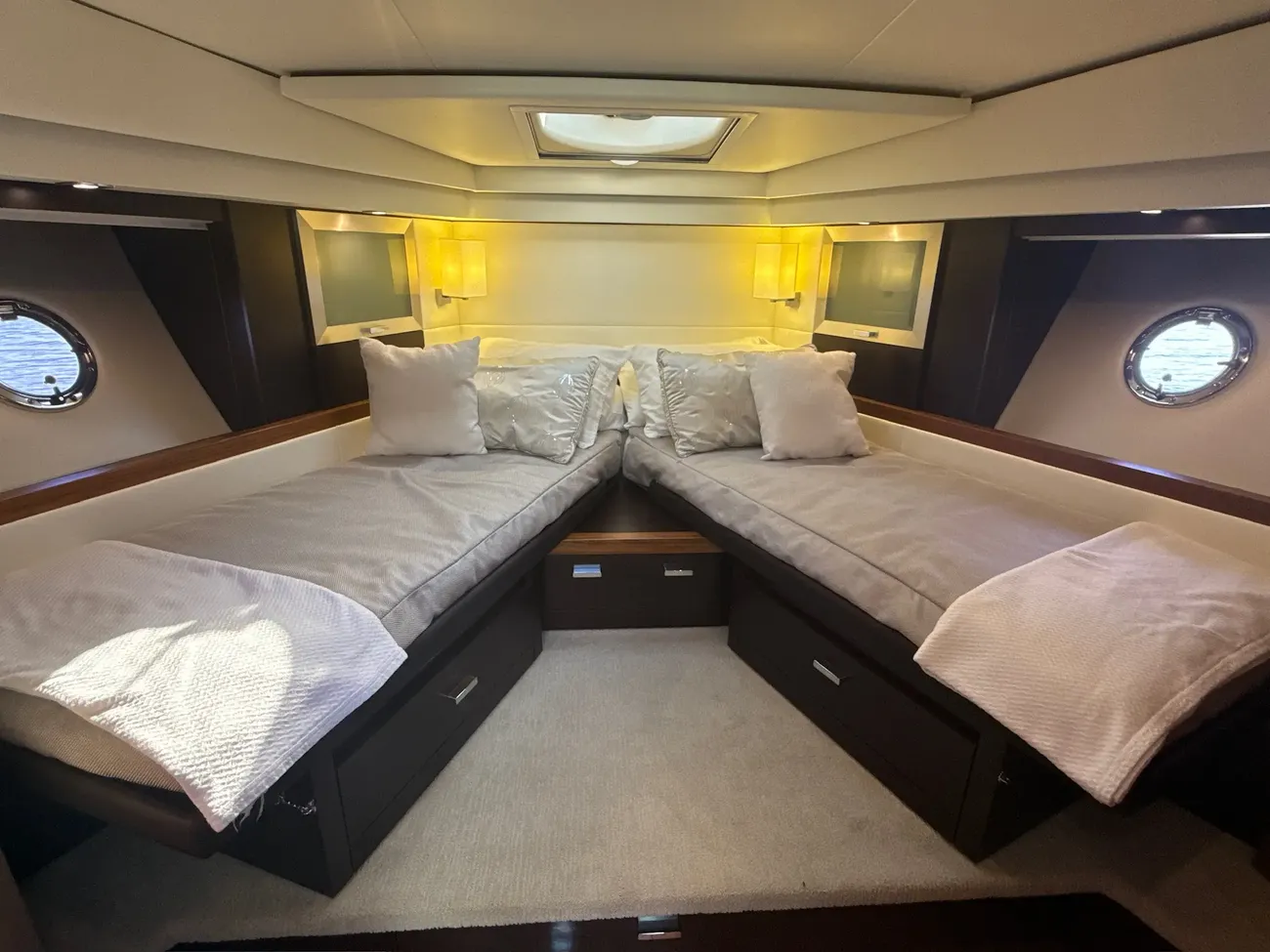 Thumbnail von Tiara Yachts 53 Coupe