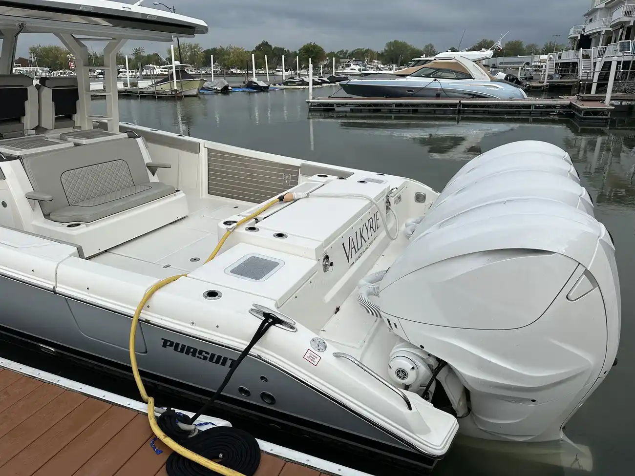 Thumbnail von Pursuit S 428