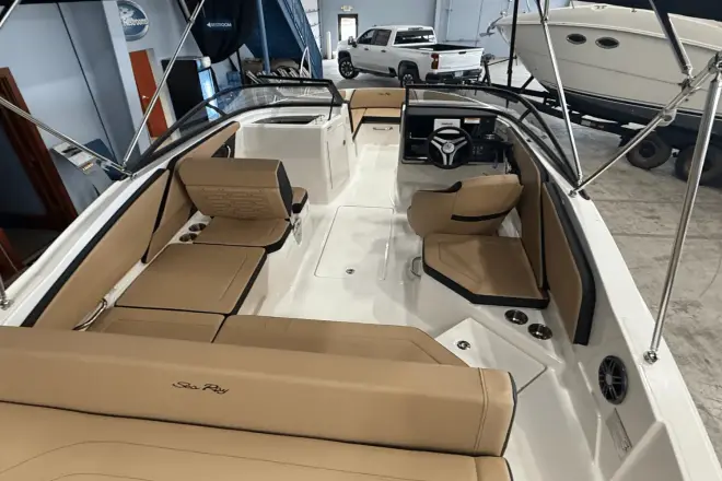 Sea Ray SPX 210 
