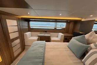 Thumbnail von Cruisers Yachts 60 Cantius