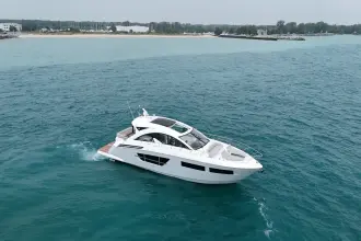 Thumbnail von Cruisers Yachts 60 Cantius