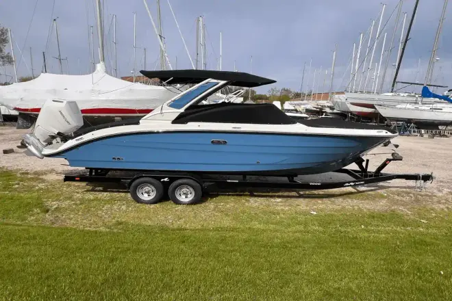 Sea Ray SDX 270 Outboard