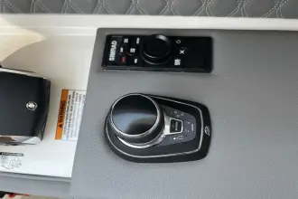 Thumbnail von Sea Ray SLX 310