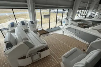 Thumbnail von Tiara Yachts 2870