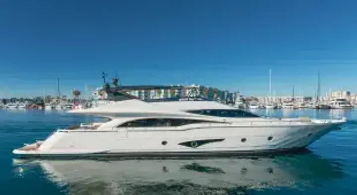 Marquis 720 Flybridge