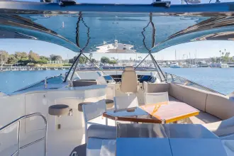 Thumbnail von Marquis 720 Flybridge