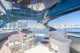 Thumbnail von Marquis 720 Flybridge